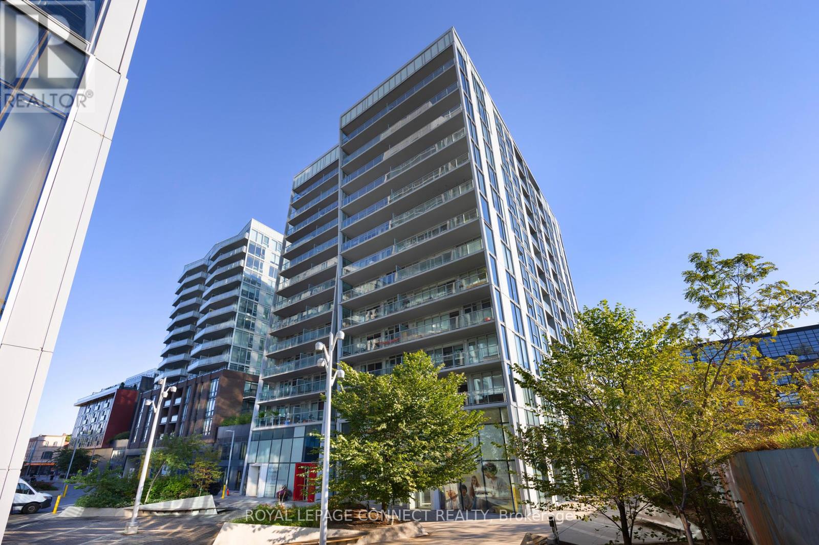 710 25 Baseball Pl, Toronto, ON M4M 0E7