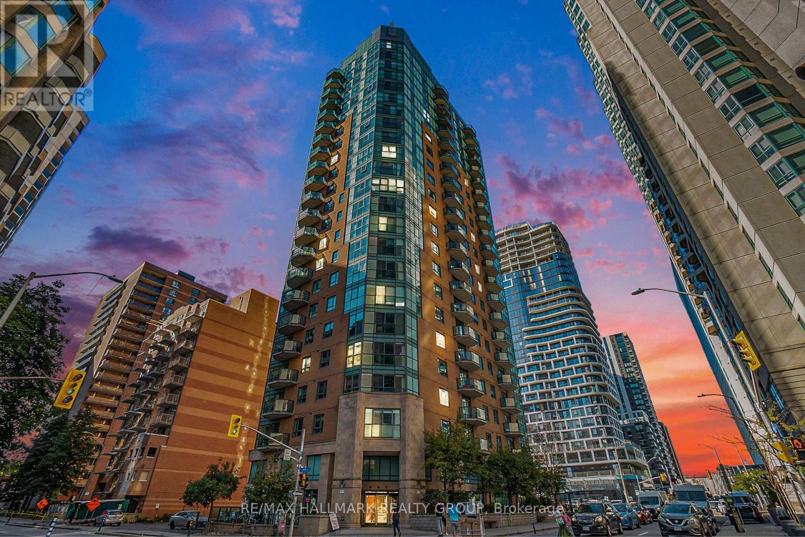 1601 445 Laurier Ave W, Ottawa, ON K1N 6R4