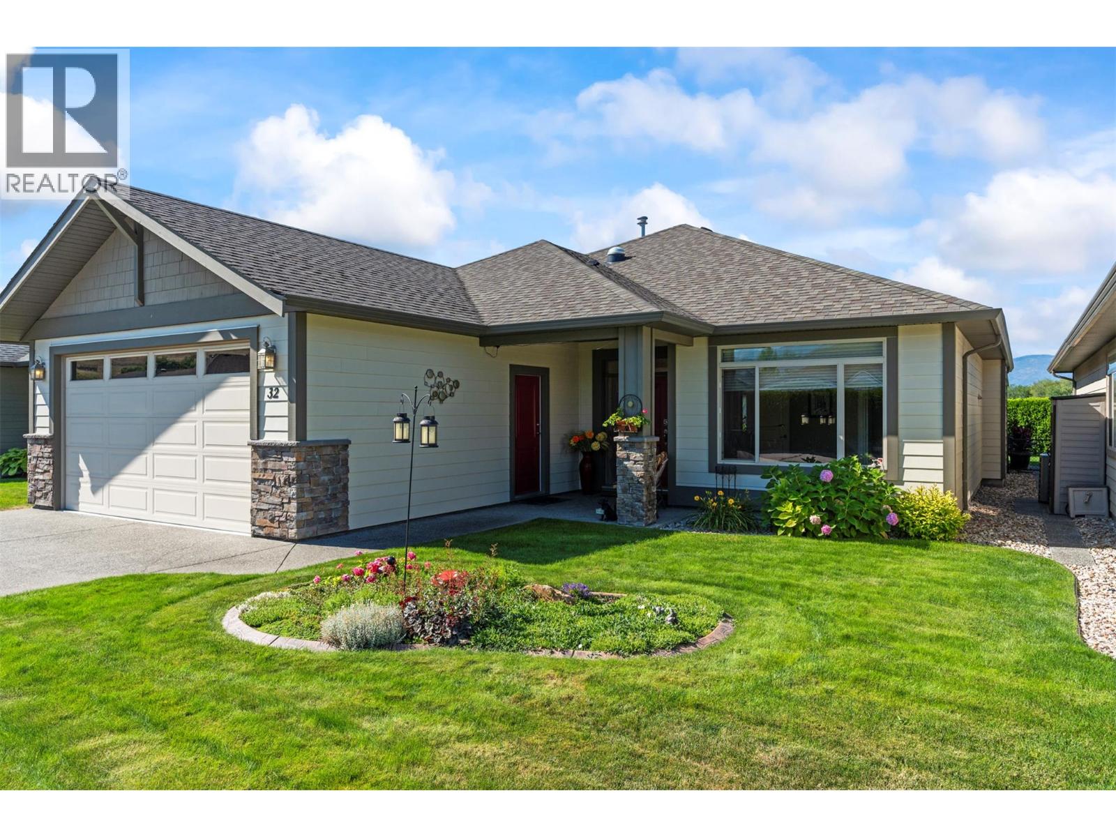 6450 Okanagan Landing Road Unit 32, Vernon, BC V1H 2H5