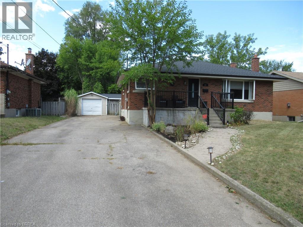 26 Terrance Dr, Brantford, ON N3R 3G1