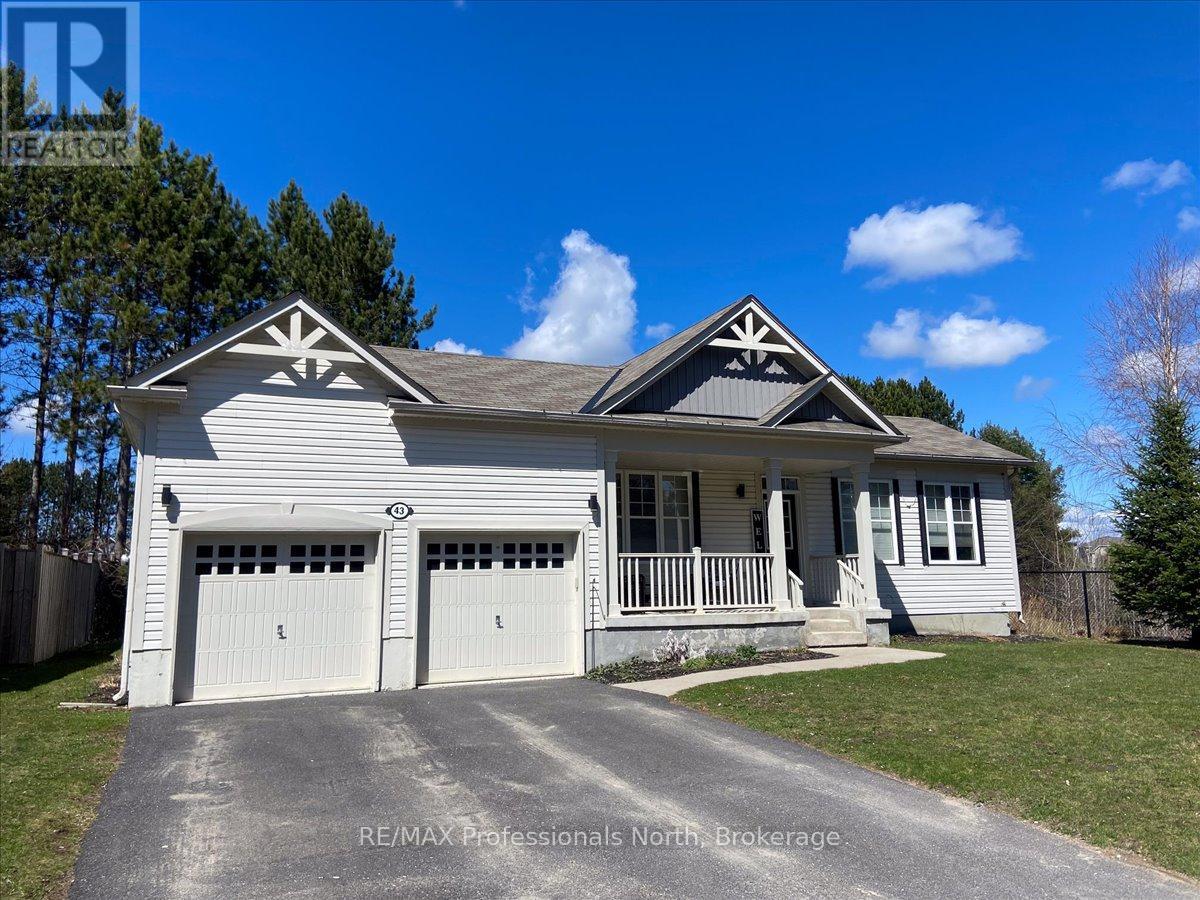 43 Clearbrook Trl, Bracebridge, ON P1L 1W9