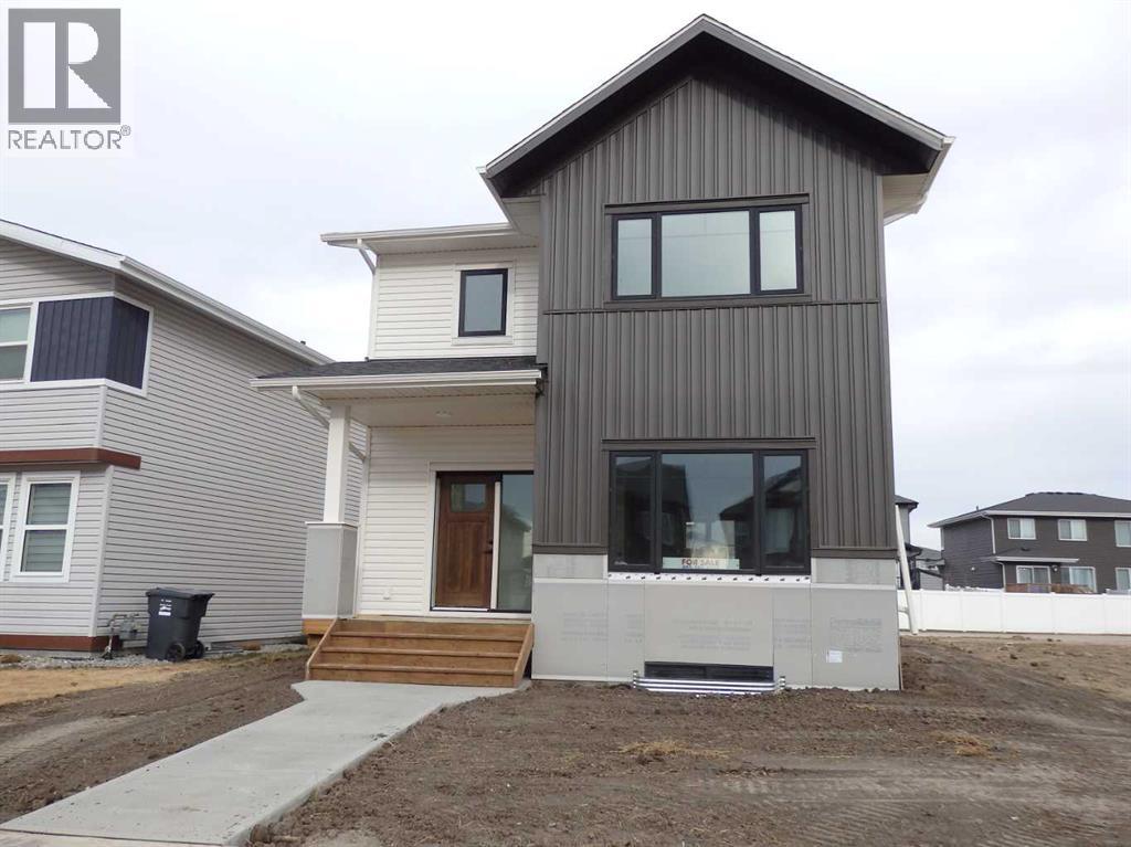 36 Memorial Pkwy, Rural Red Deer County, AB T4E 3B7