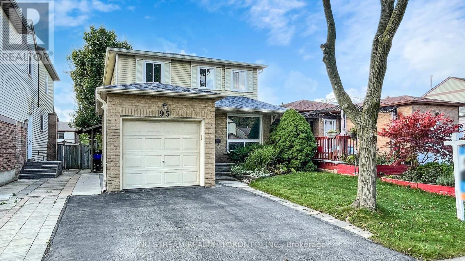 95 Madsen Cres, Markham, ON L3R 4P2