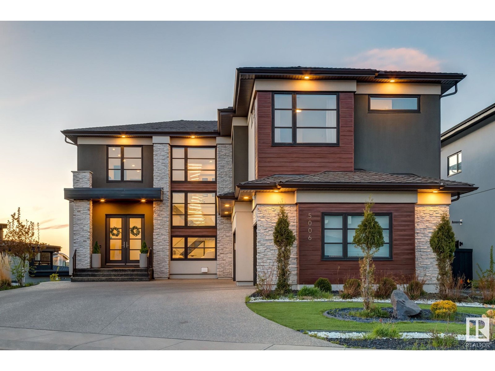5006 Woolsey Pl NW, Edmonton, AB T6W 2C1