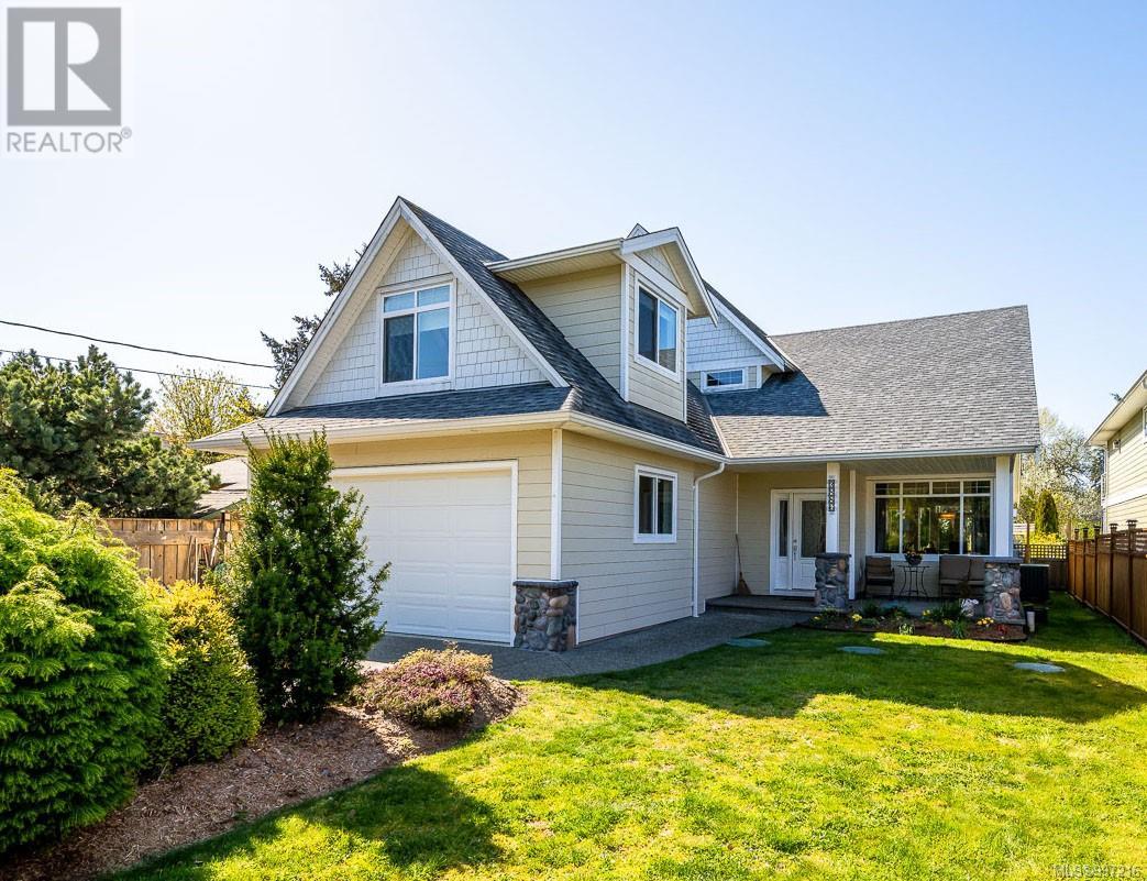 3886 Royston Rd, Courtenay, BC V0R 2V0
