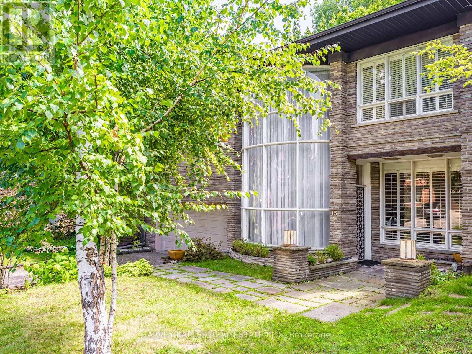 15 Ridelle Ave, Toronto, ON M6B 1H5
