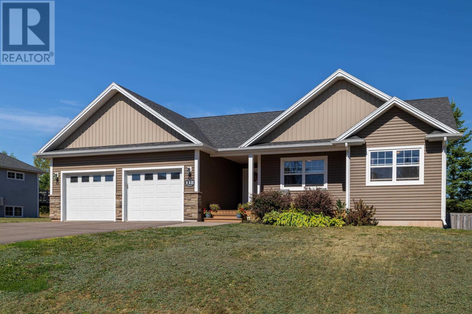 118 Saints Cres, Stratford, PE C1B 0G5