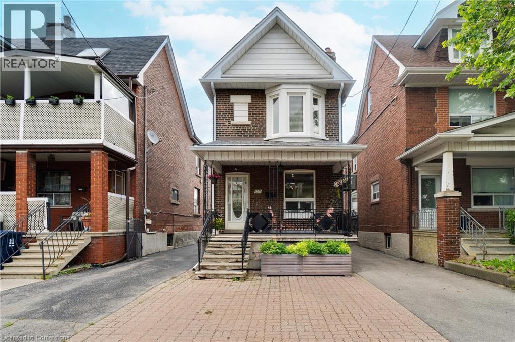 1315 Lansdowne Ave, Toronto, ON M6H 3Z9