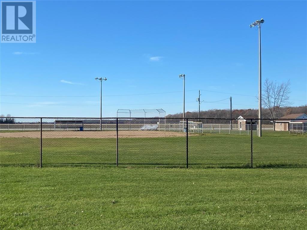 William Lt 9 & 10 Street, St Clair, ON N0P 2R0