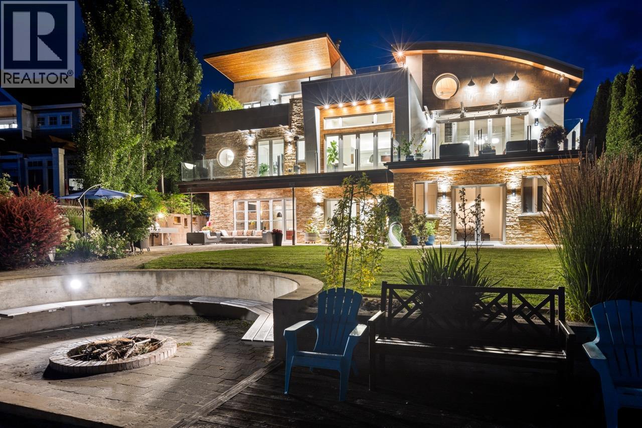 2737 Casa Loma Rd, West Kelowna, BC V1Z 1T6