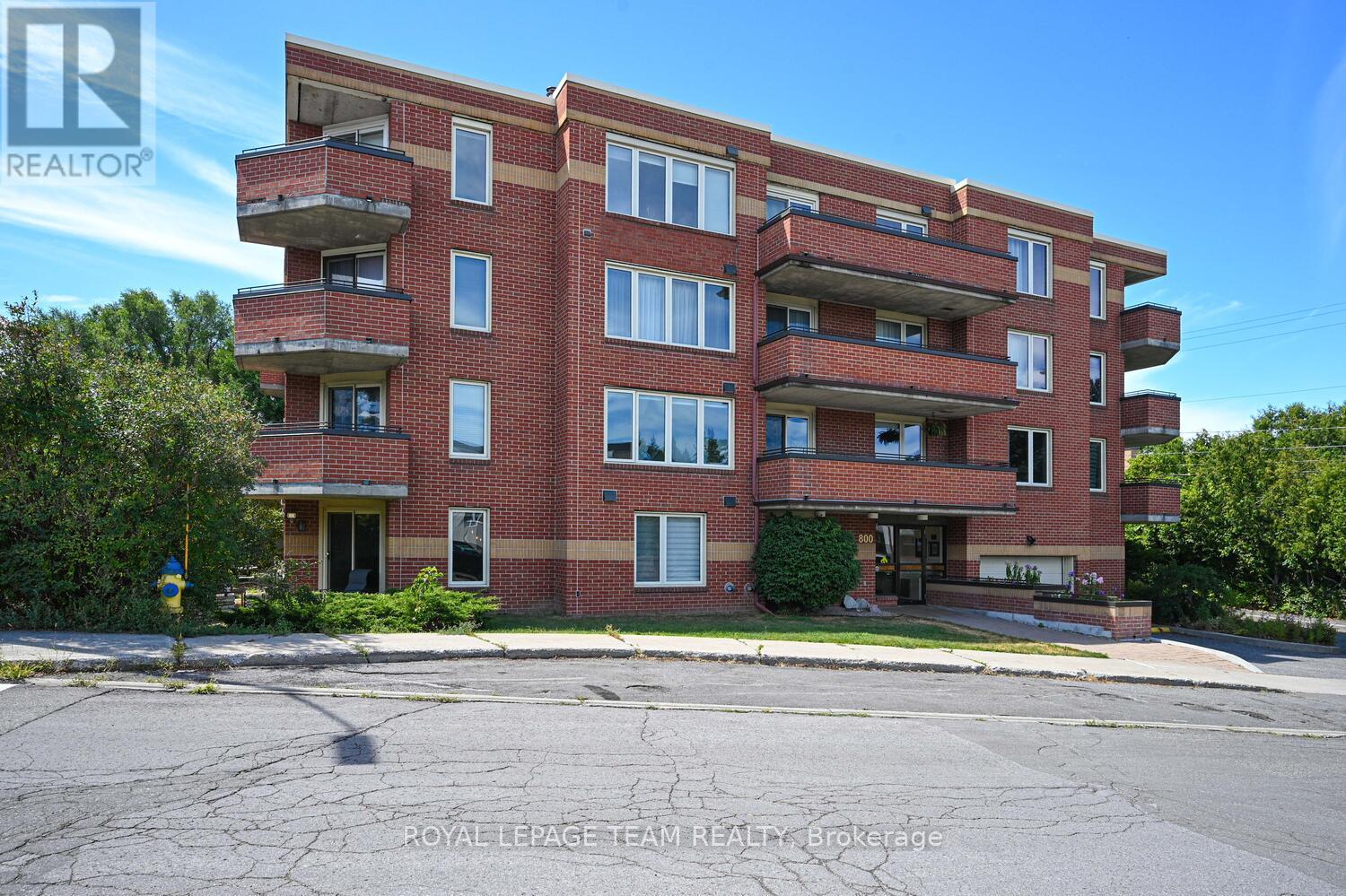 403 800 Mckellar Ave, Ottawa, ON K2A 2X5
