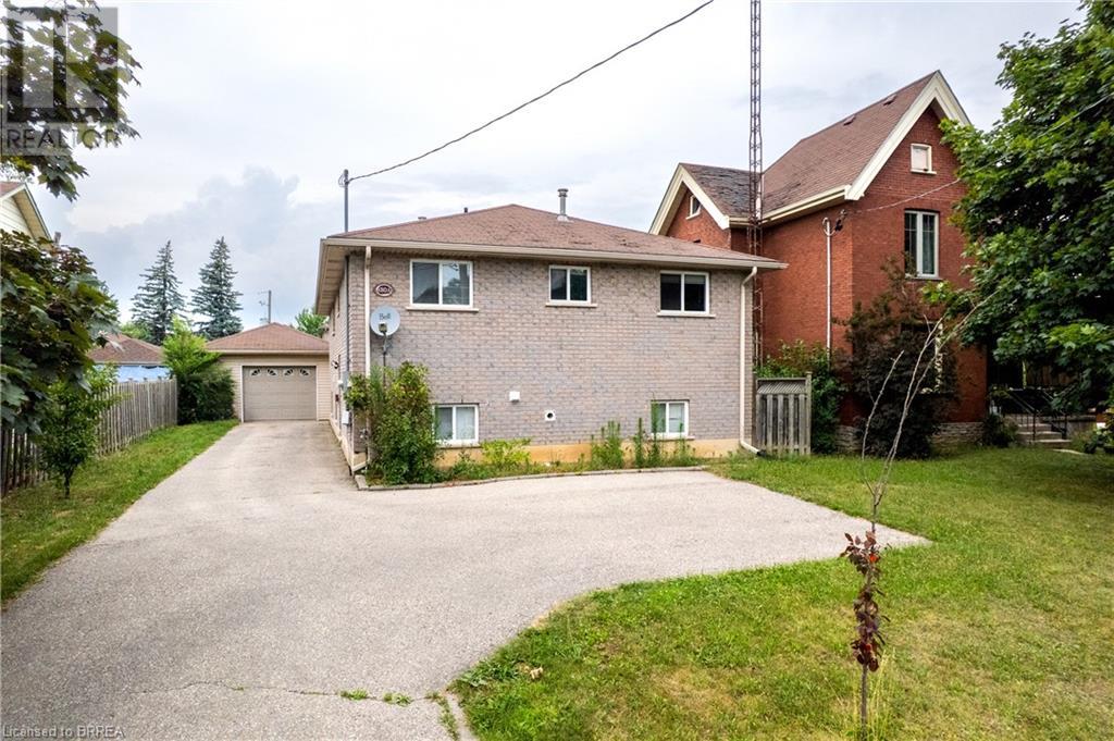 880 A Colborne St, Brantford, ON N3S 3T1
