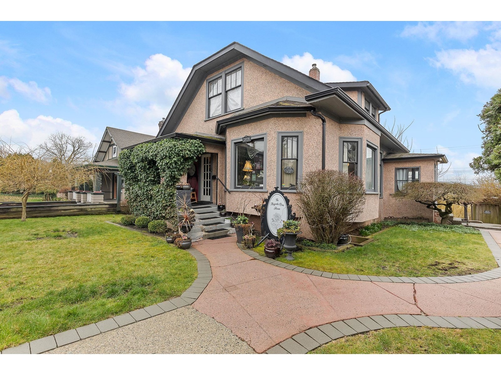 33026 2nd Avenue, Mission, BC V2V 1J8
