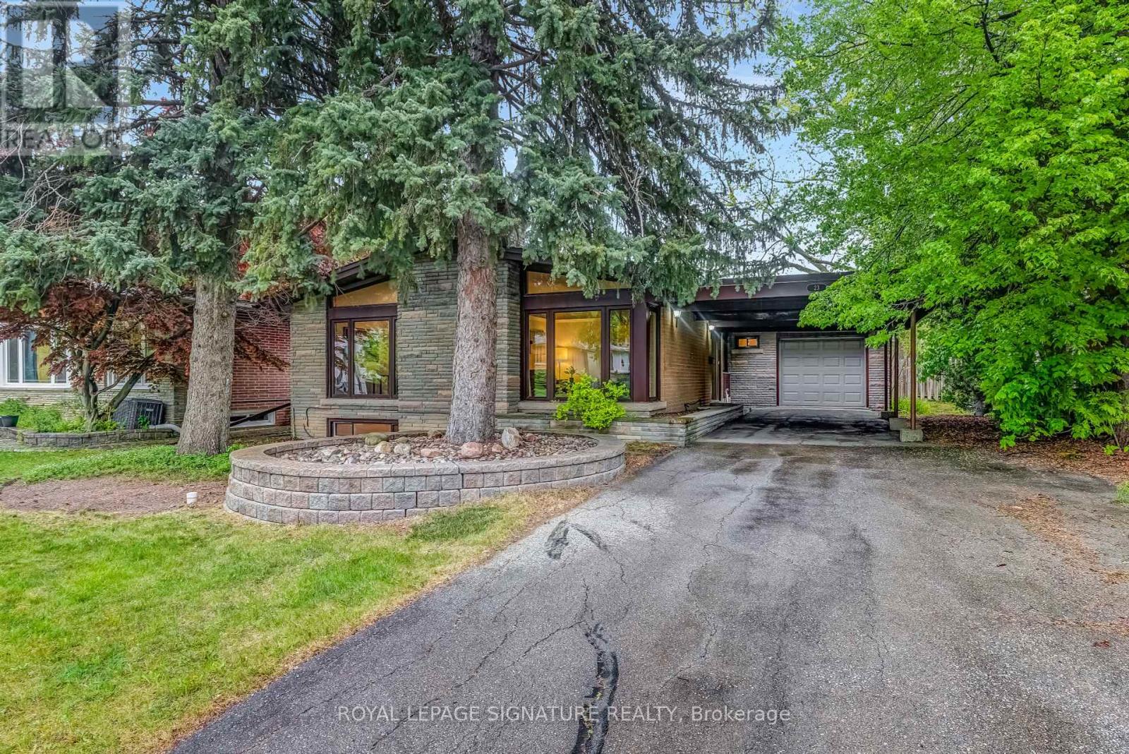 23 Palomino Cres, Toronto, ON M2K 1W2