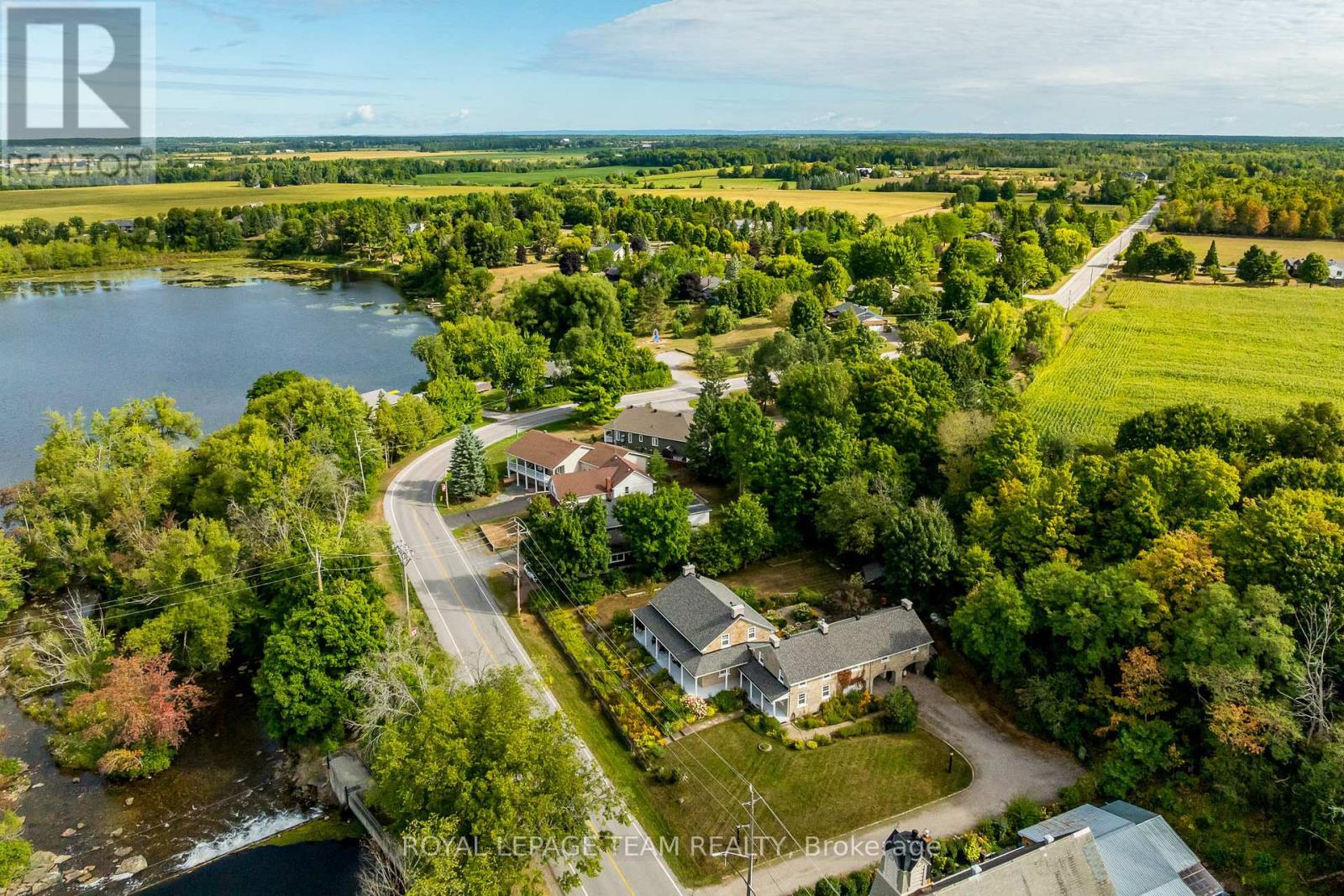 492 River Rd, Mississippi Mills, ON K0A 1A0
