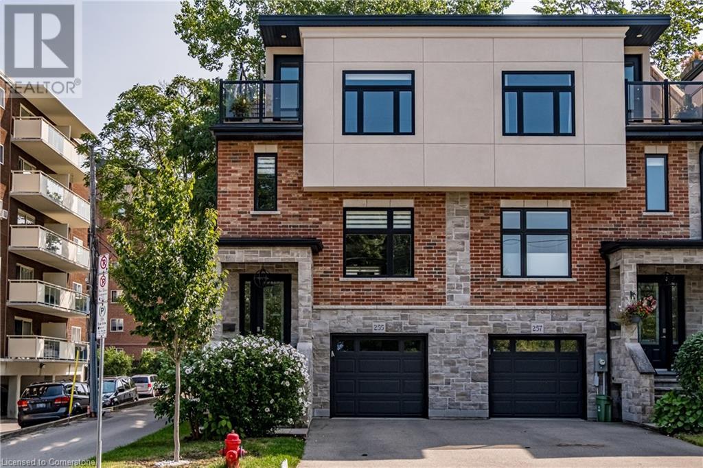 255 Park St S, Hamilton, ON L8P 3G3