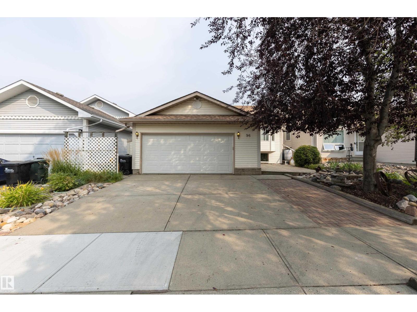 96 Blueberry Cr, Sherwood Park, AB T8H 1R6