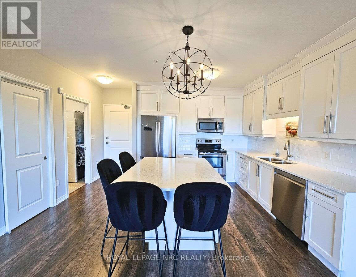 404 379 Scott St, St. Catharines, ON L2M 3W2