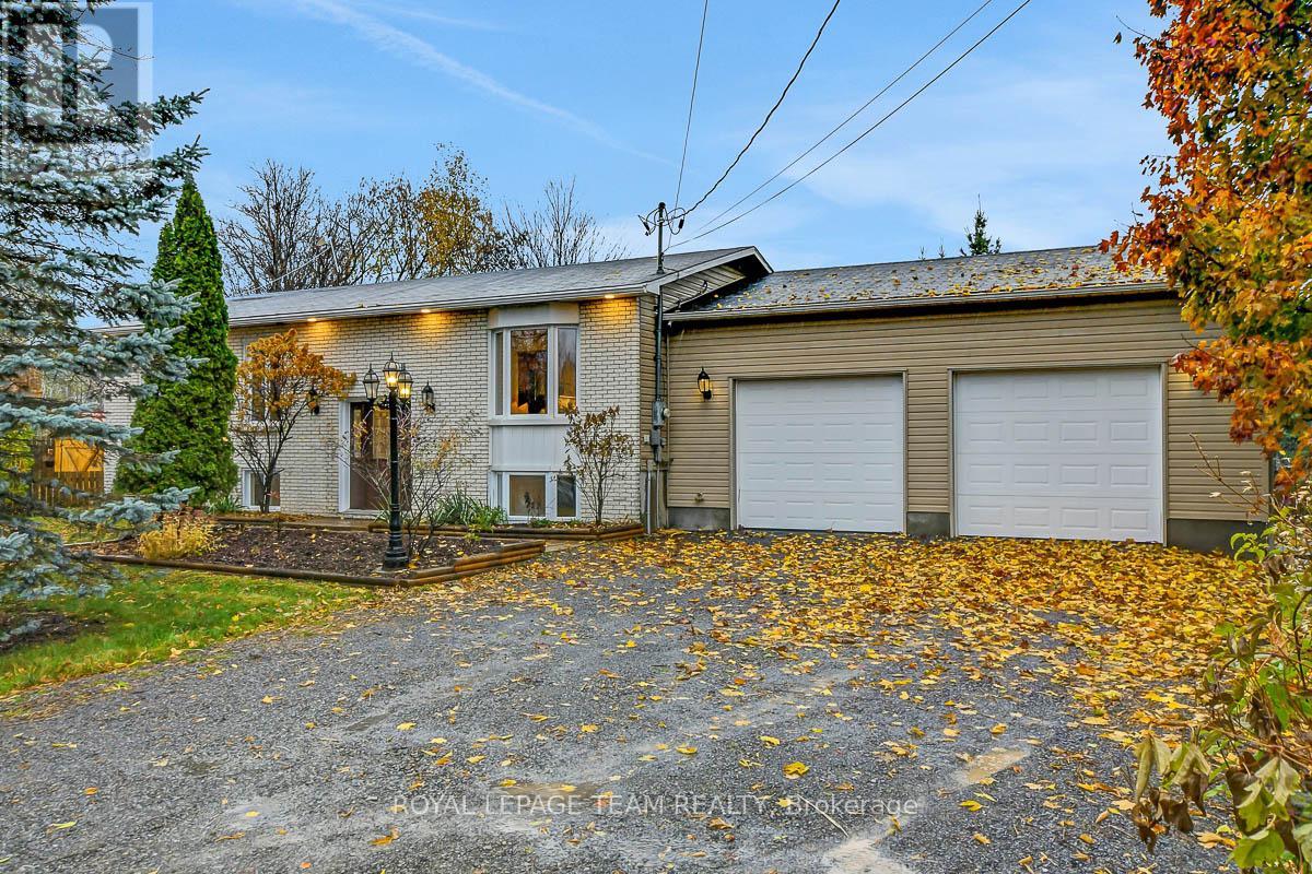 6155 Piperville Rd, Ottawa, ON K0A 1K0