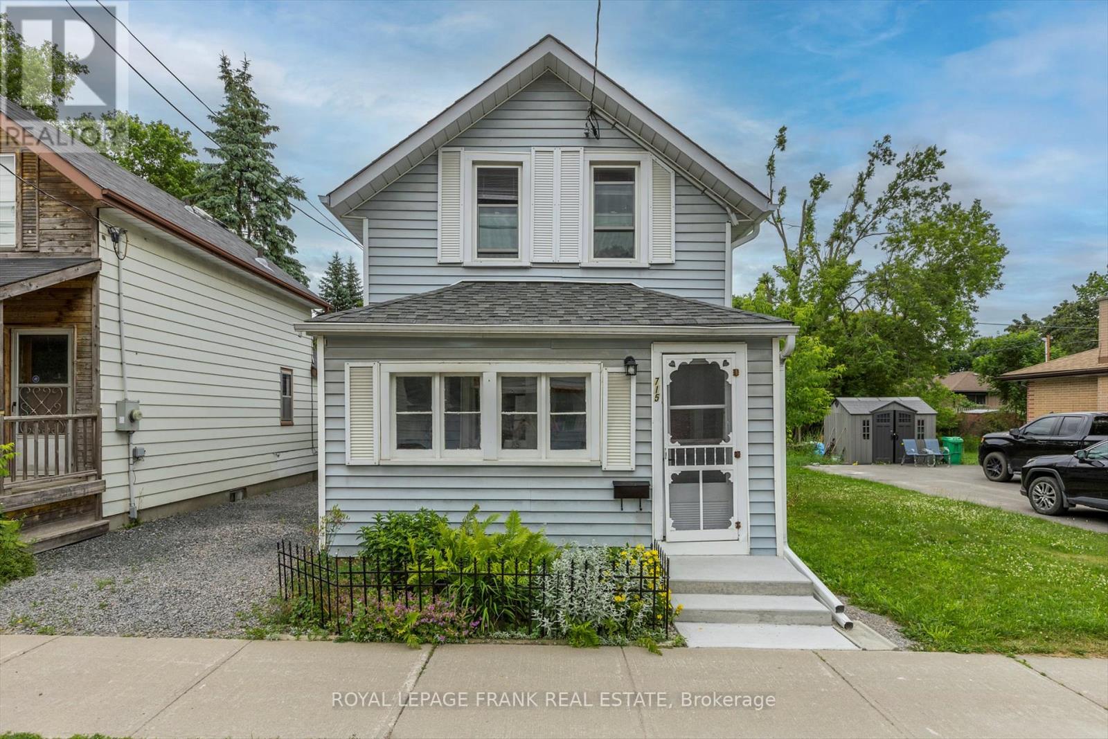 715 Chamberlain St Ward 1 St, Peterborough, ON K9J 4M2