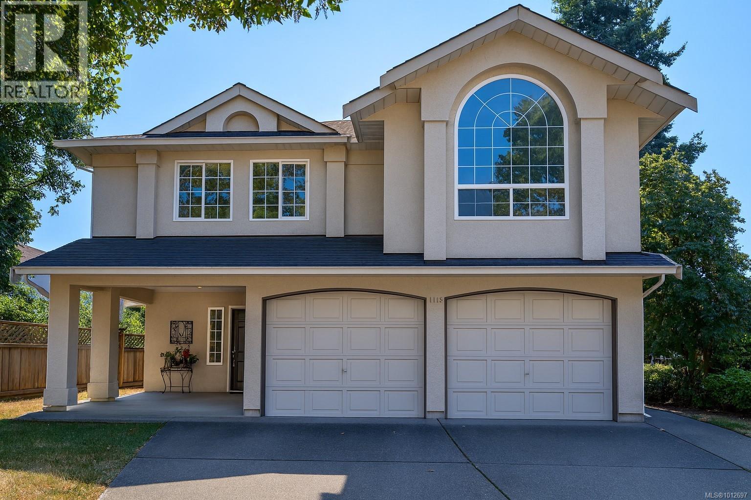 1113 Rock St, Saanich, BC V8P 2B9
