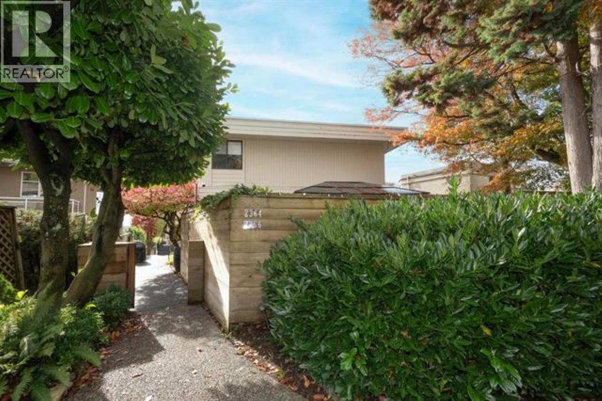 2364 Marine Dr, West Vancouver, BC V7V 1K8