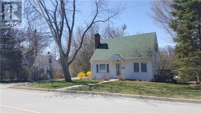 66 Roxborough Rd, Newmarket, ON L3Y 3L2