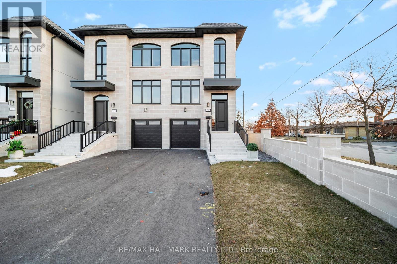 1 Unit 27 Antonio Ct #b, Toronto, ON M9L 2J7