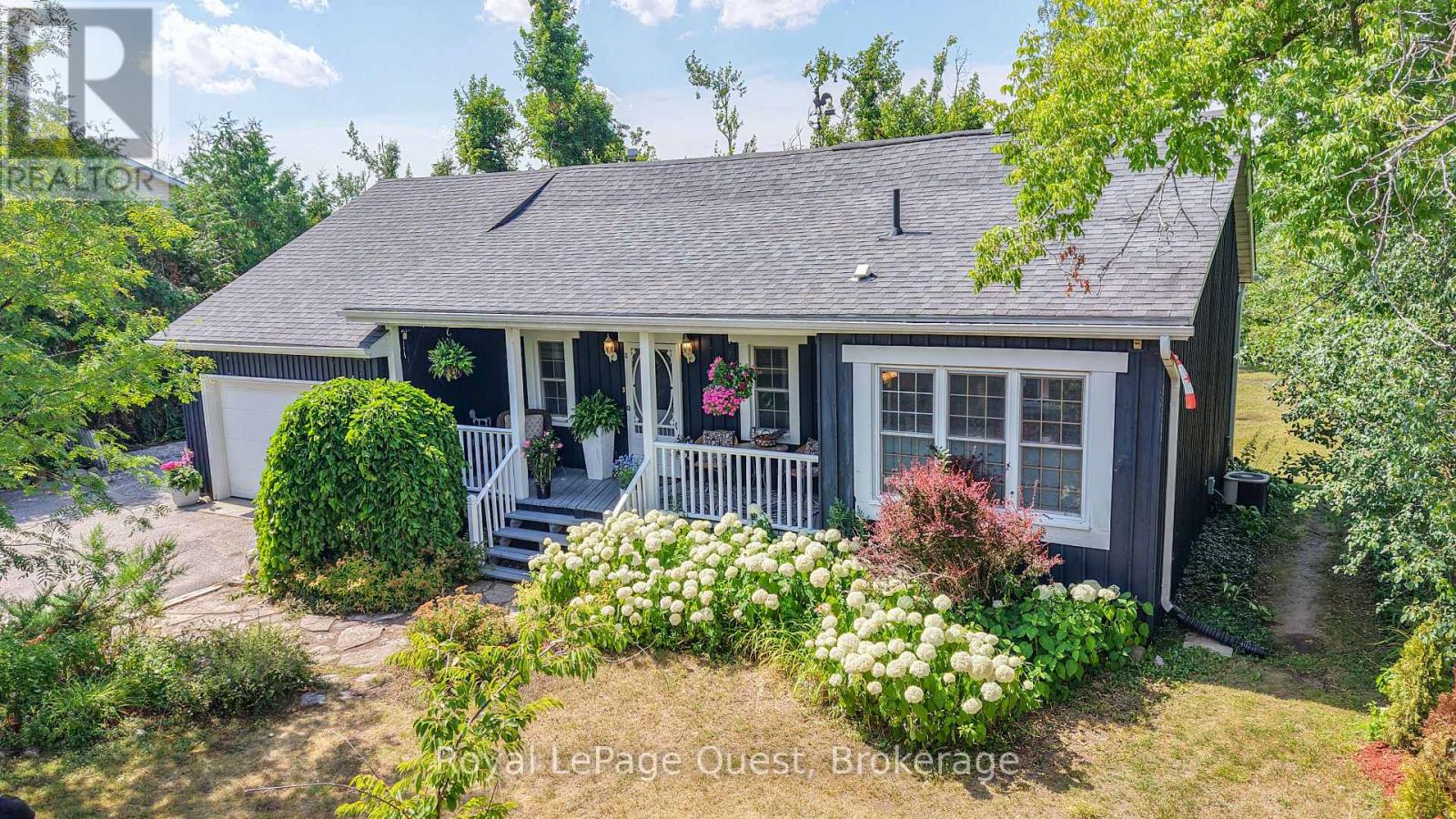 829 Memorial Ave, Orillia, ON L3V 0T7