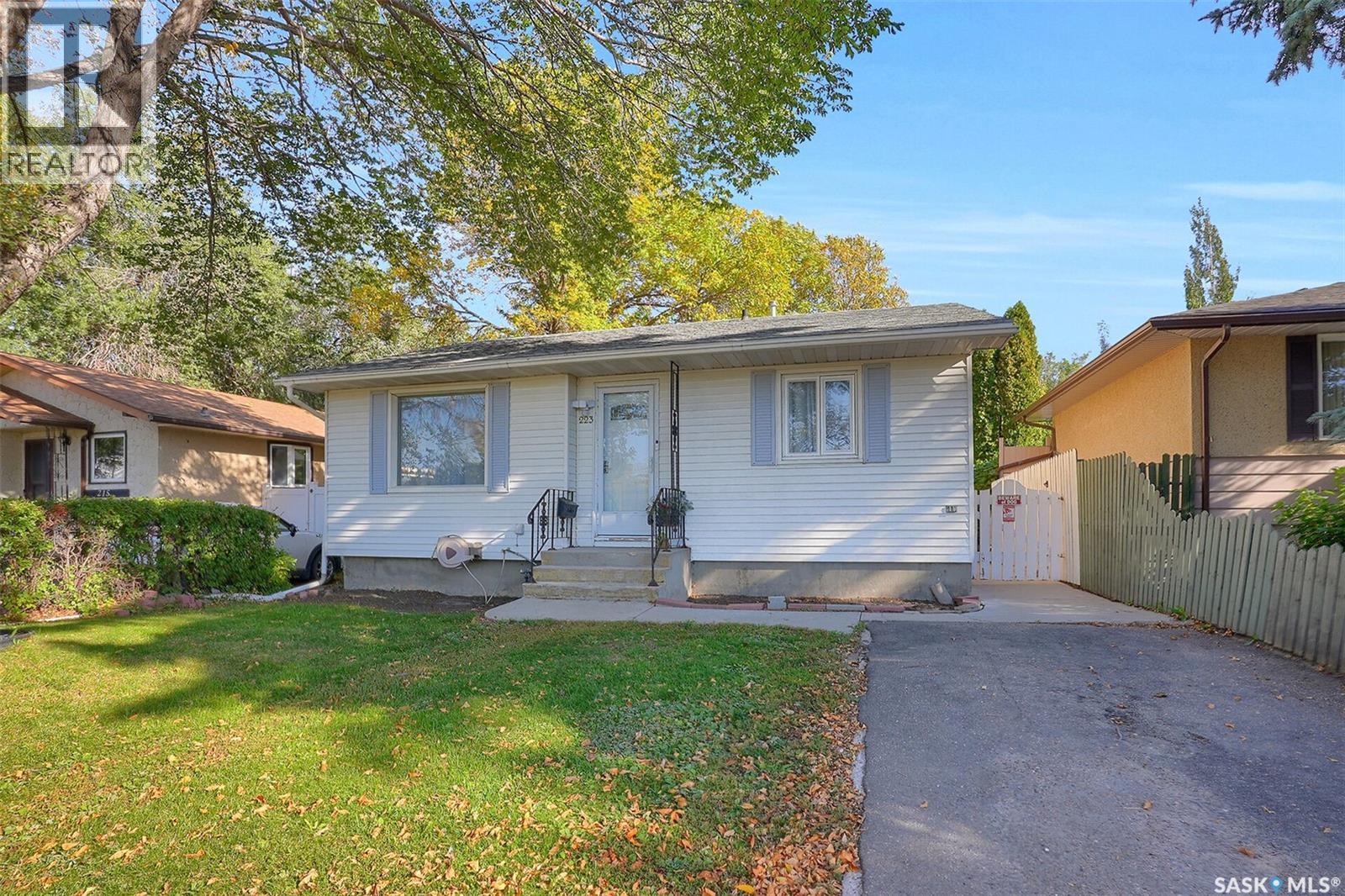 223 Mccarthy Blvd, Regina, SK S4R 5N1