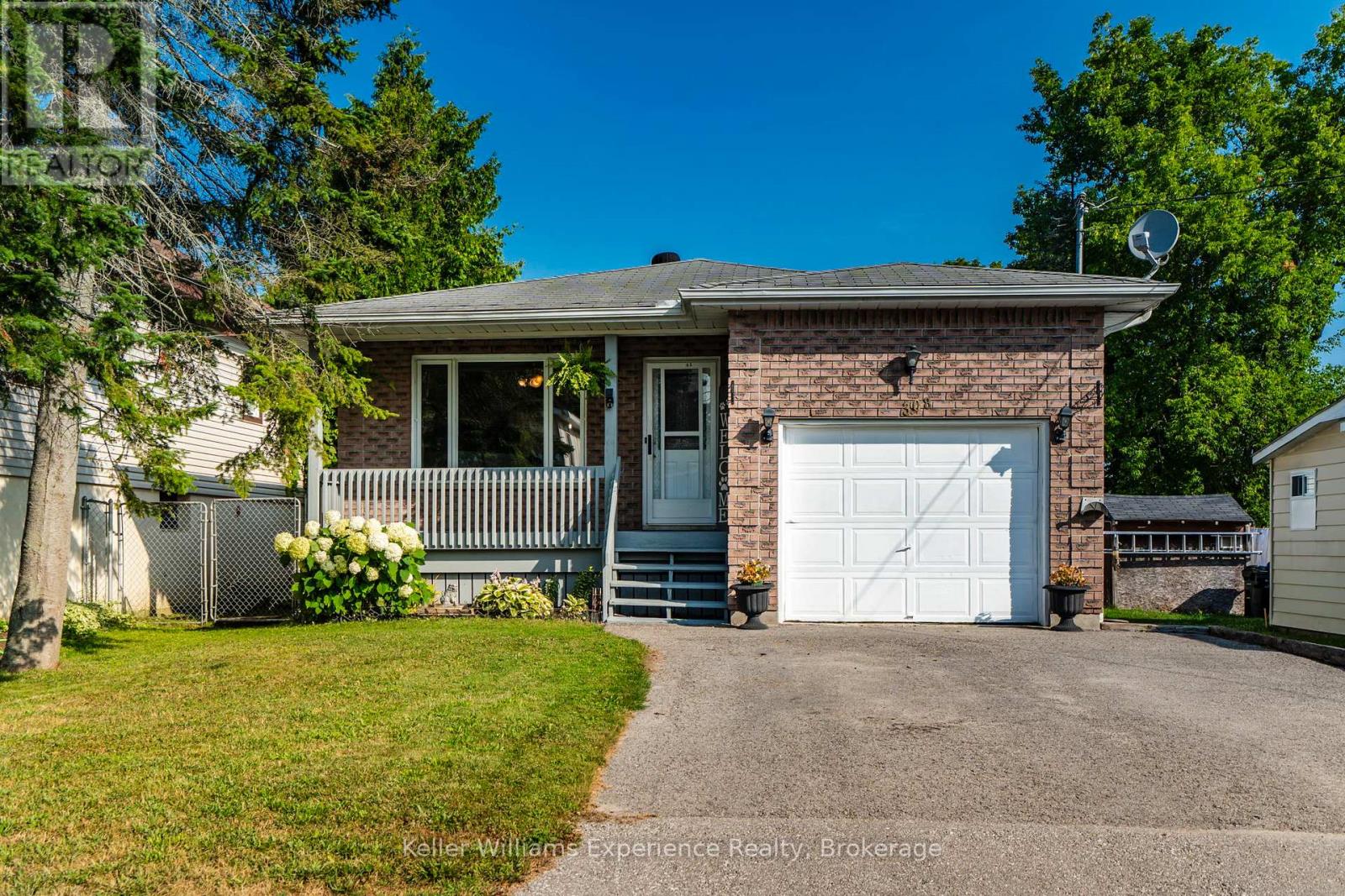 308 Assiniboia St, Tay, ON L0K 1R0