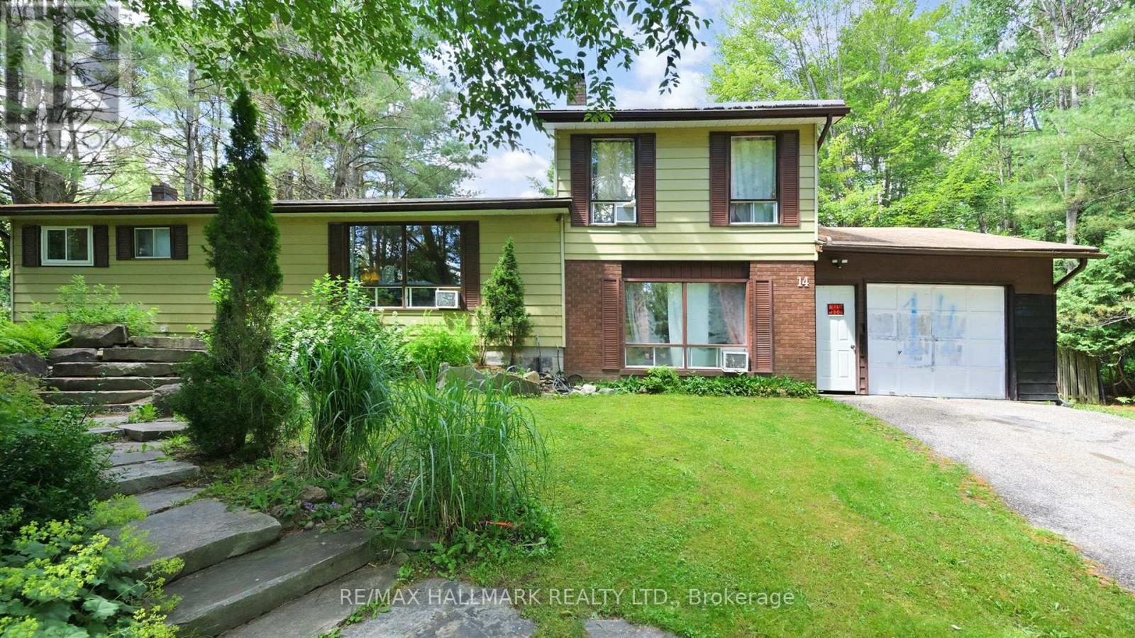 14 Sellens Ave, Bracebridge, ON P1L 1R4