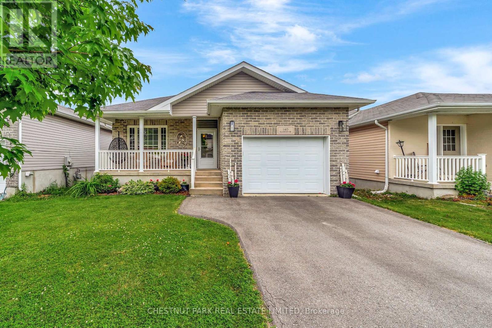 140 Islandview Dr, Loyalist Amherstview, ON K7N 0A5