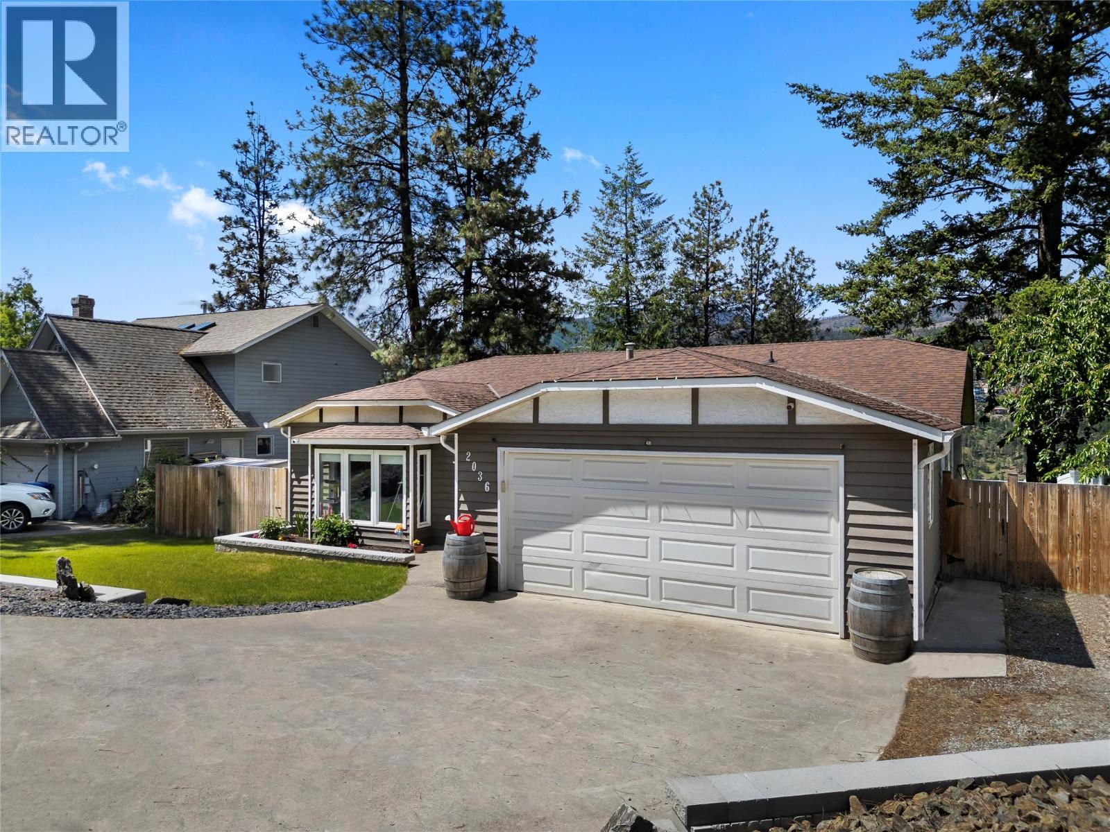 2036 Tomat Ave, Kelowna, BC V1Z 3J2