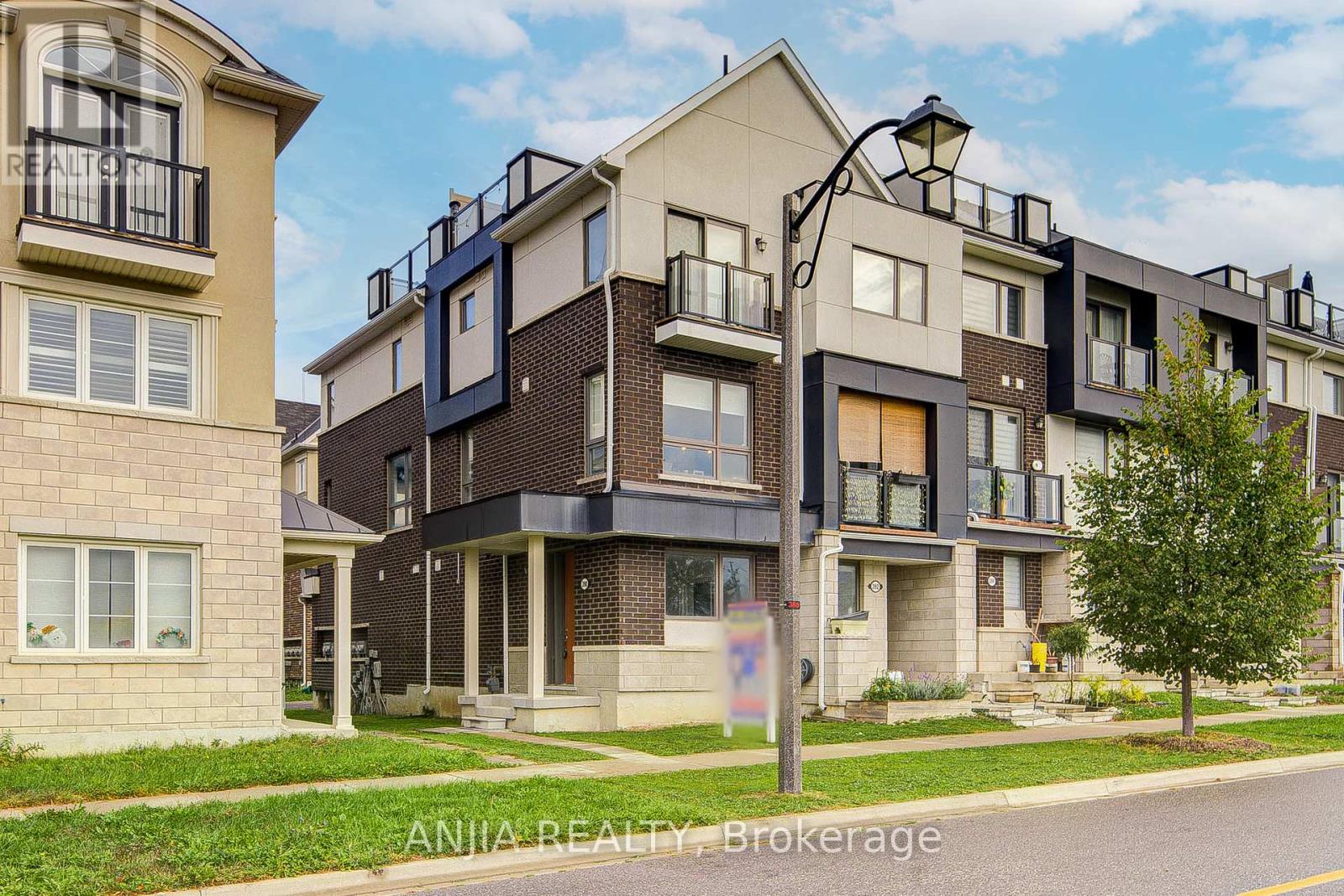 390 Arthur Bonner Ave, Markham, ON L6B 0R1
