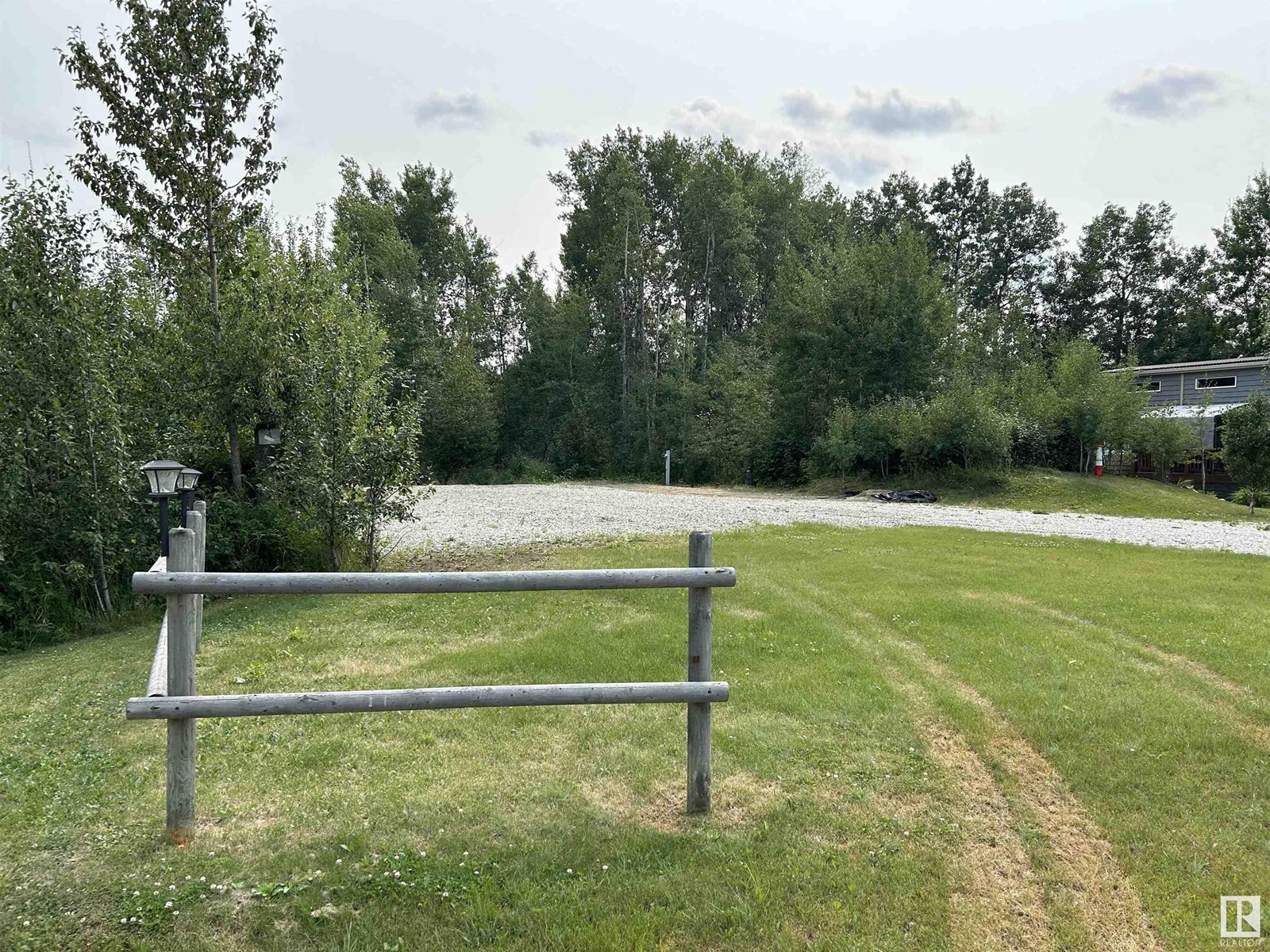 APT 4 Tamarack Trail, Rural Lac Ste. Anne County, AB T0E 0L0