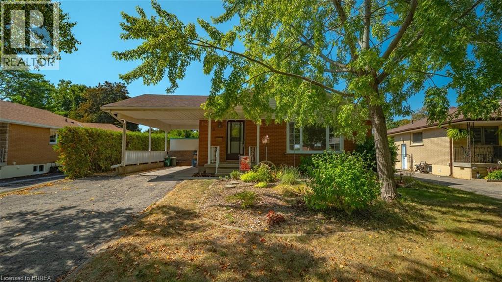 15 Marshall St, Brantford, ON N3R 3C8