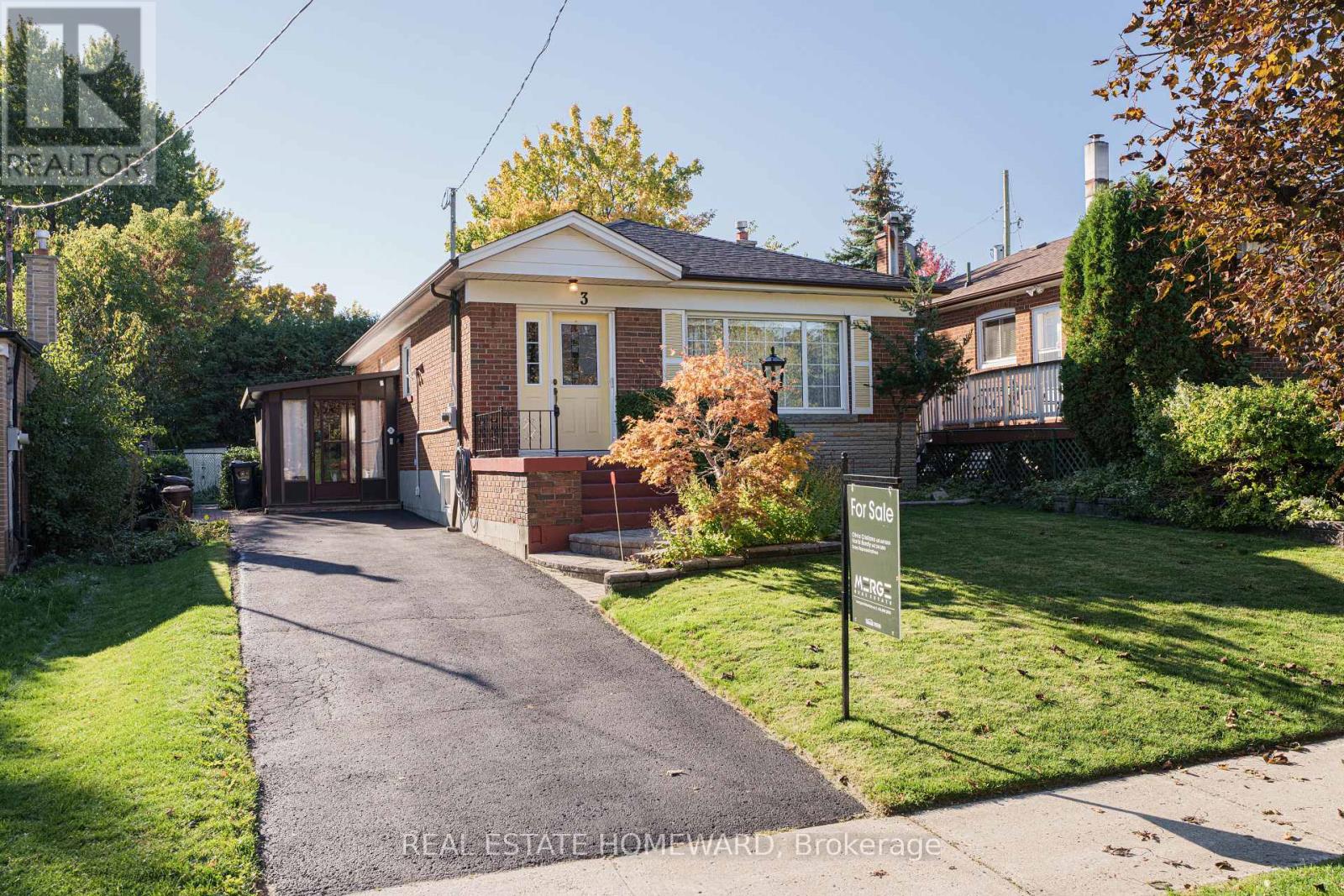 3 Chestermere Blvd, Toronto, ON M1J 2X5