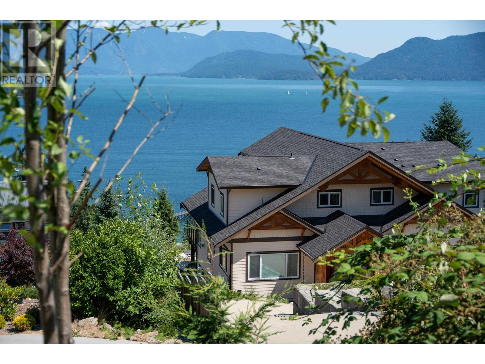 1246 St Andrews Rd, Gibsons, BC V0N 1V1