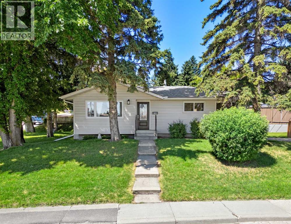 321 Haddon Rd SW, Calgary, AB T2V 2Z4