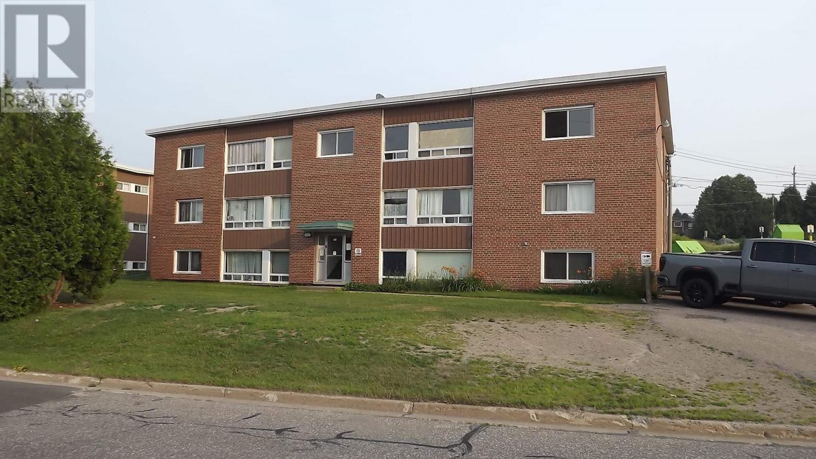 115 Hillside Dr N, Elliot Lake, ON P5A 1X5