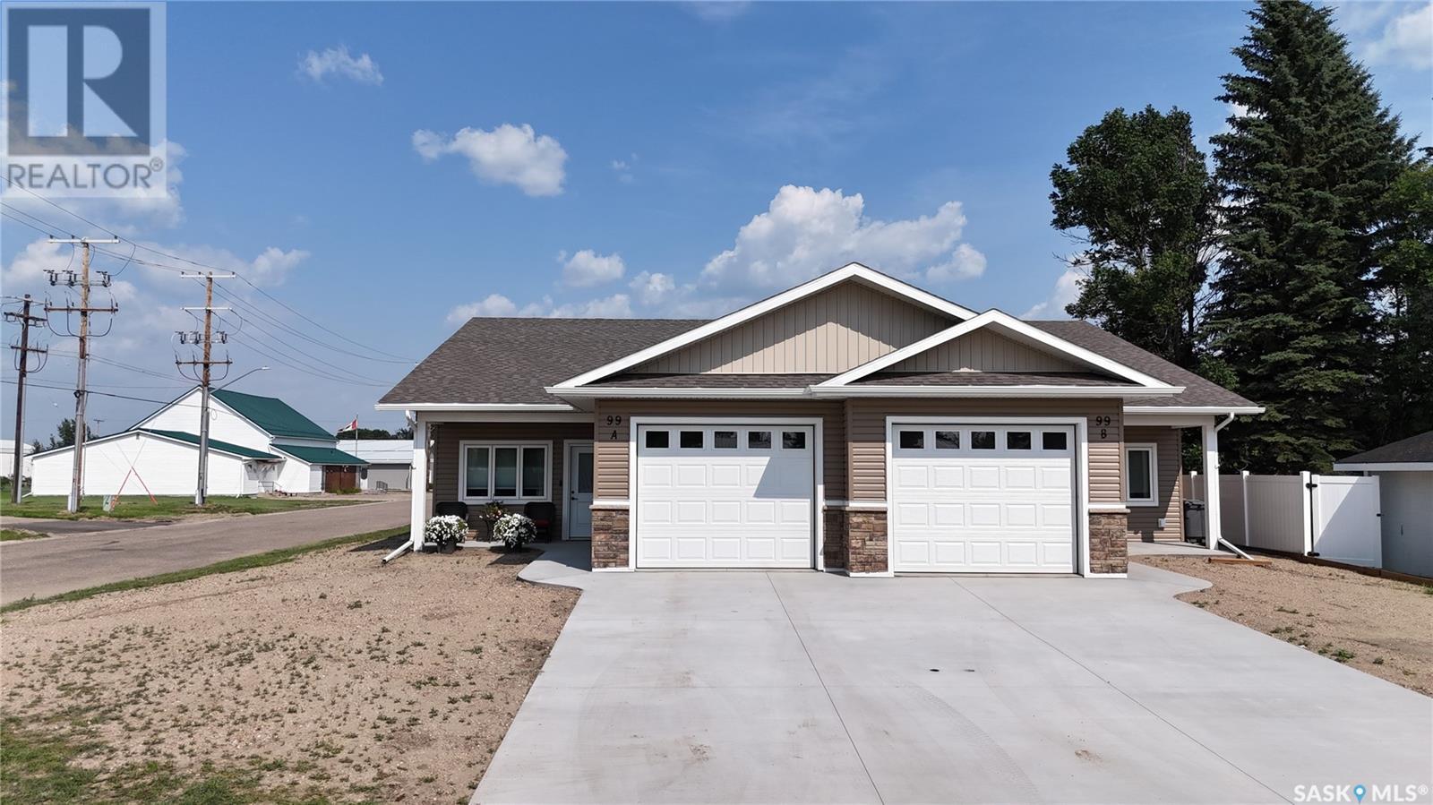 99 Semple St #a, Outlook, SK S0L 2N0