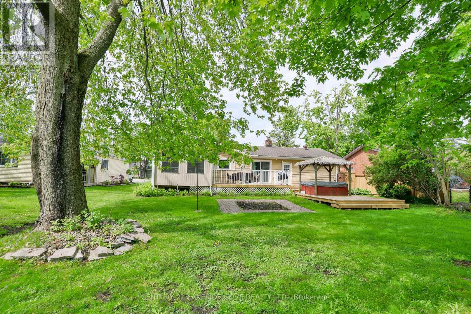 9 Pinetree Ct, Ramara, ON L0K 1B0