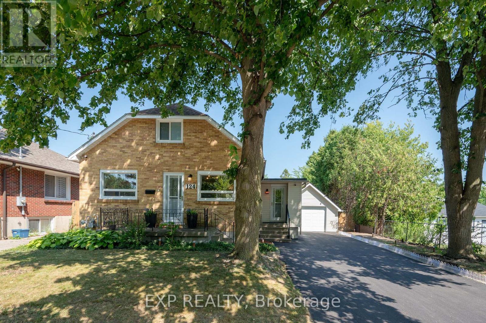 124 Chesterfield Ave, London, ON N5Z 3N2