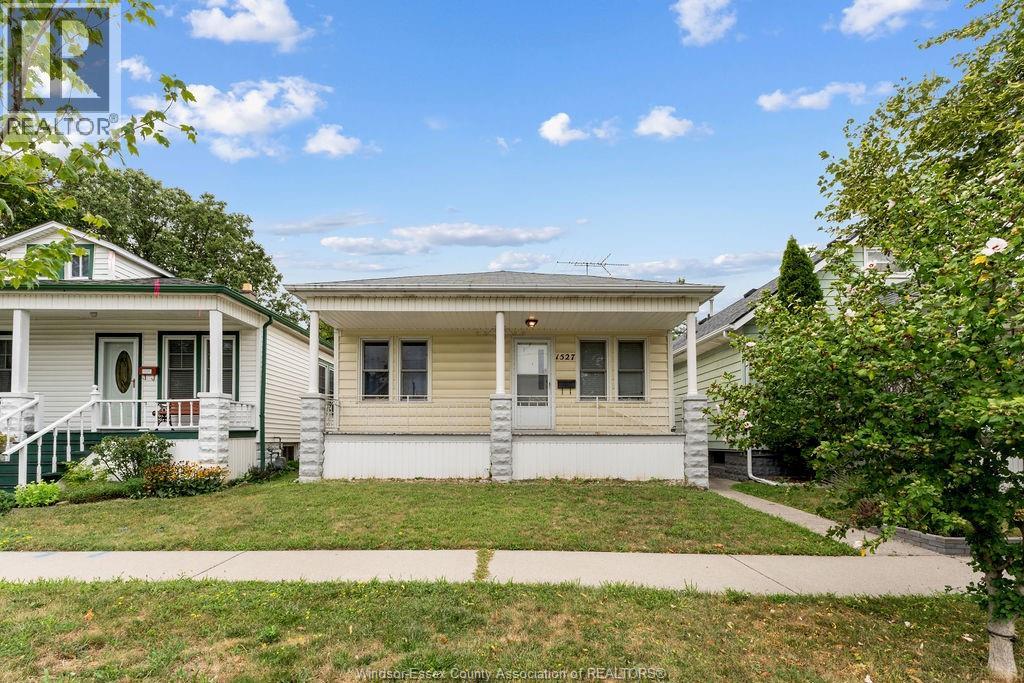 1527 Albert Rd, Windsor, ON N8Y 3R3
