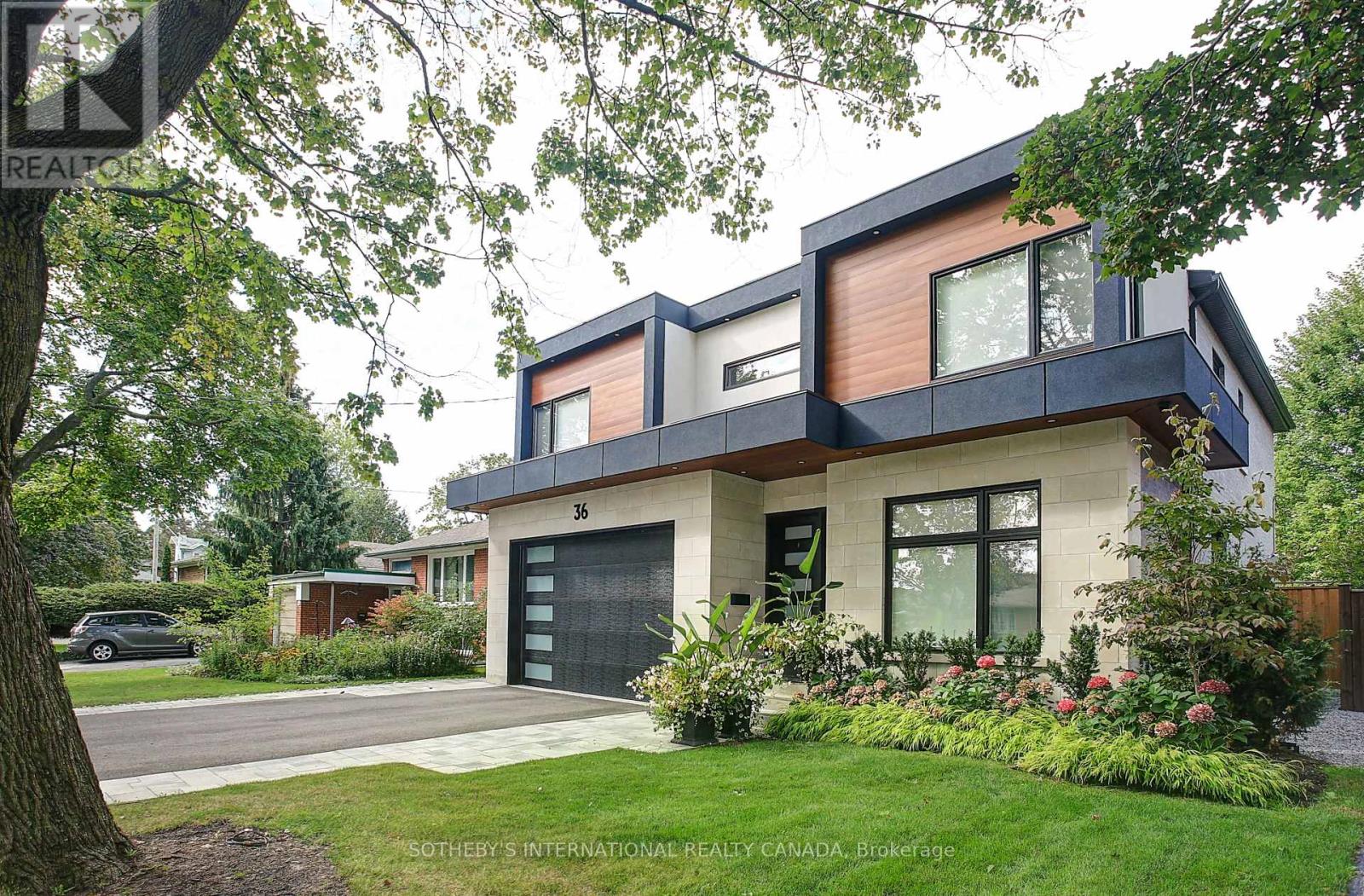 36 Burrows Ave, Toronto, ON M9B 4W7