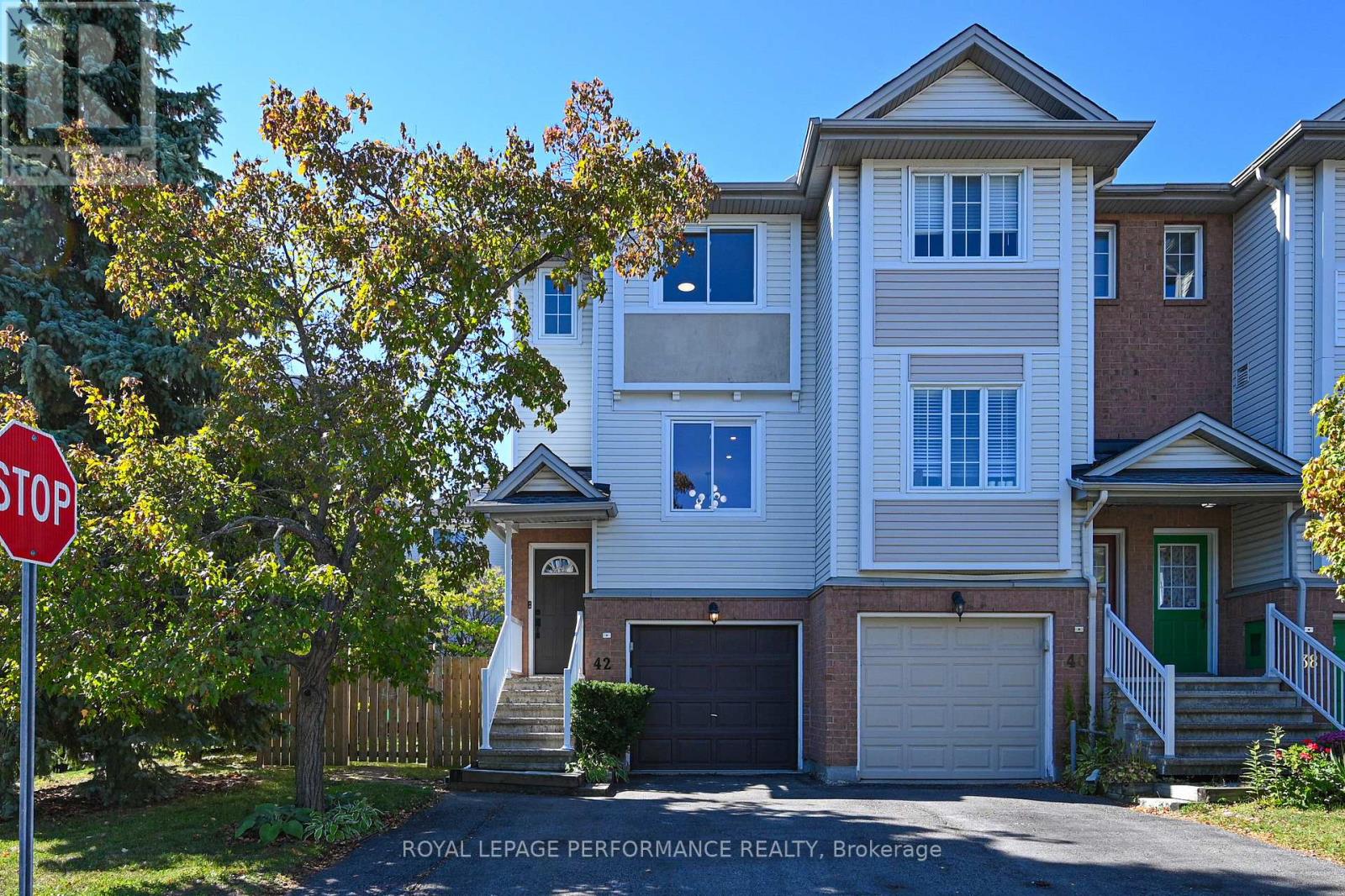 42 Yorkville St, Ottawa, ON K2C 4B5