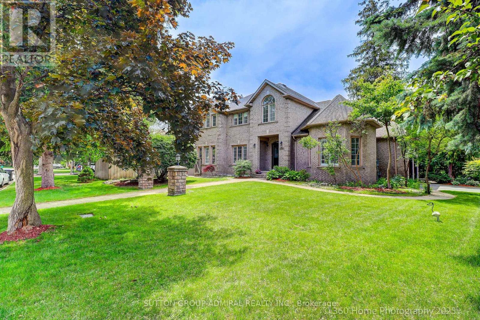 1591 Hampshire Cres, Mississauga, ON L5G 4S9