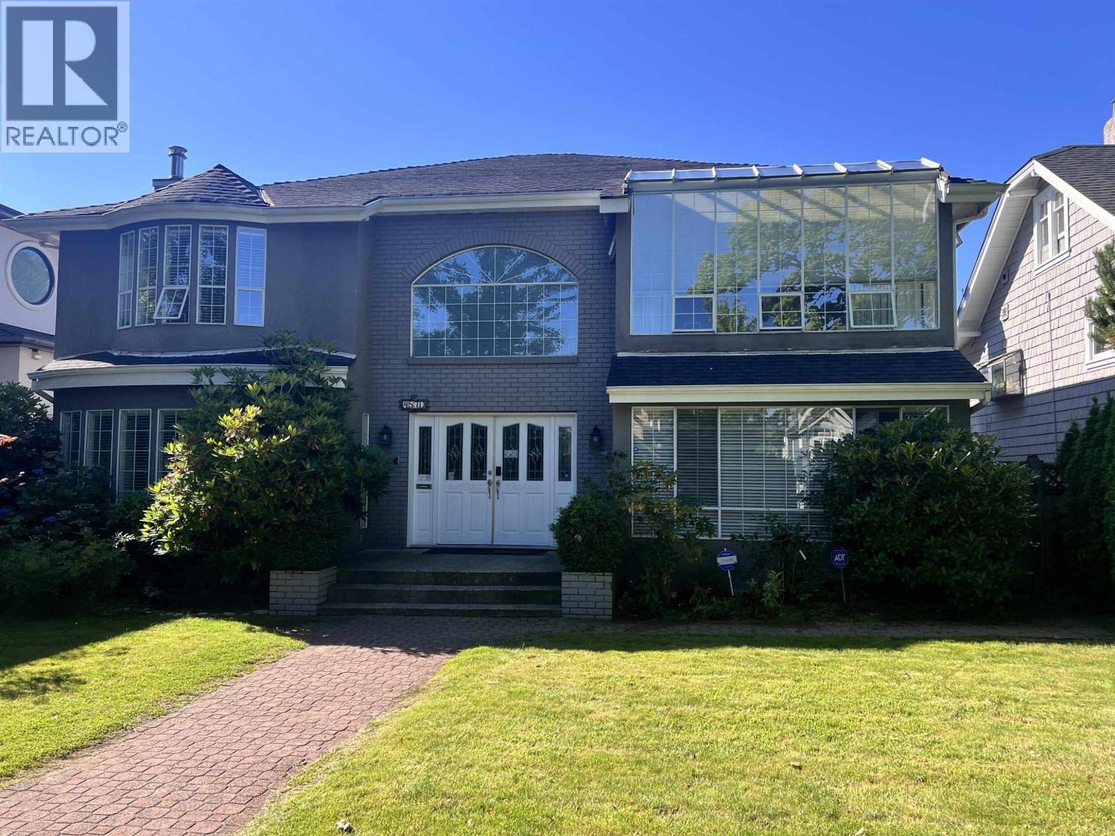 4570 W 13th Ave, Vancouver, BC V6R 2V4