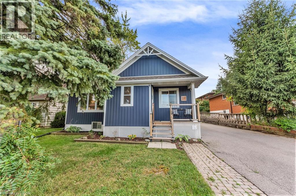 27 Aldridge St, Hamilton, ON L9C 2S9